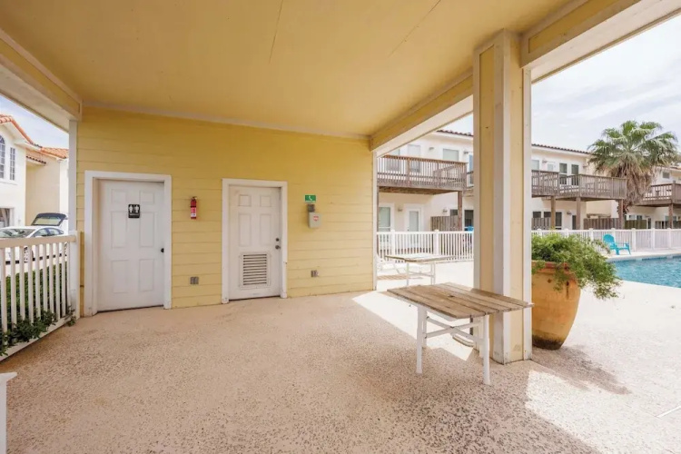 Comfy 3 Bedroom Pets Sleeps 8