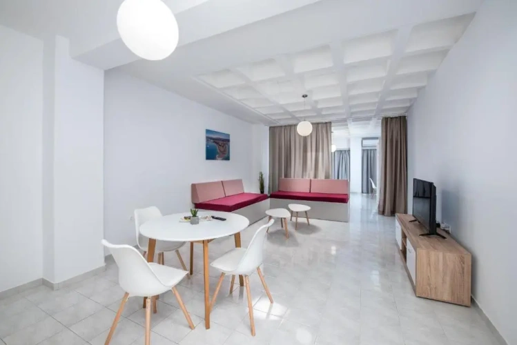 Apartment with sea view