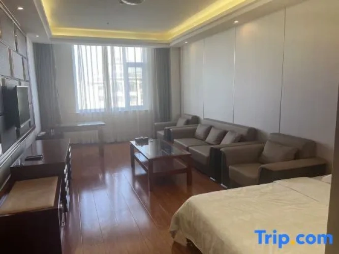 Deluxe Triple Suite