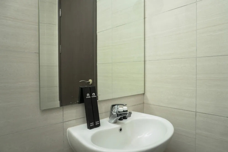 Pool View Studio Apartment Ciputra International