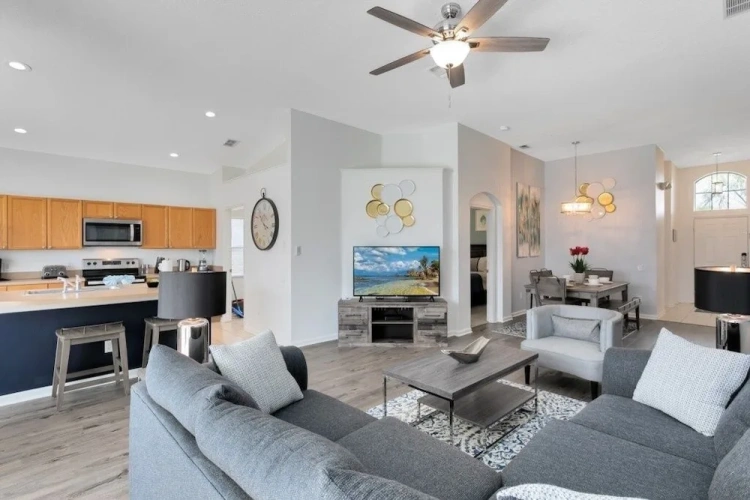 4 Bedrooms Villa