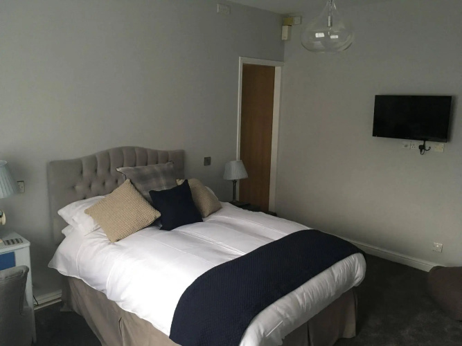 The Bluebell Inn and Lodge