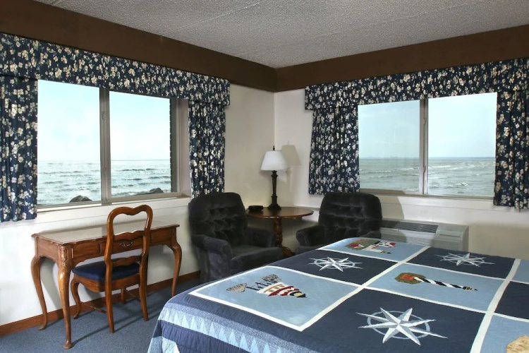 Lighthouse Inn