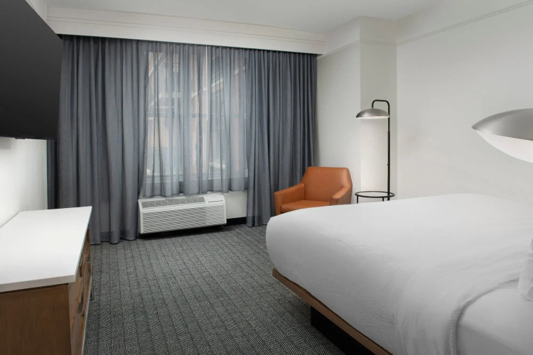 Courtyard by Marriott Savannah Downtown/Historic District