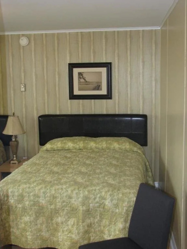 MacNeil's Motel