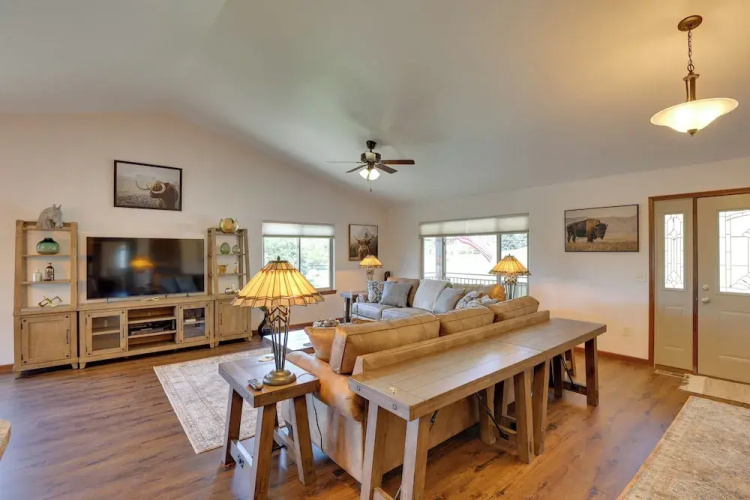 2 Mi to Downtown Sturgis: Quiet Ranch Home w/ View