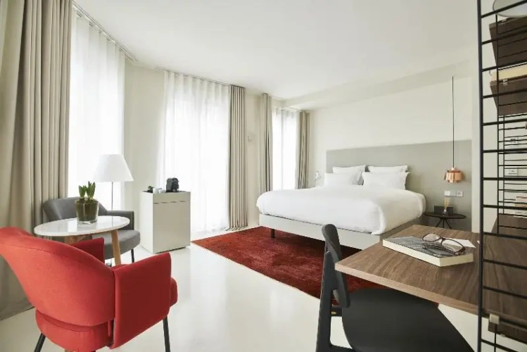 Double Club room