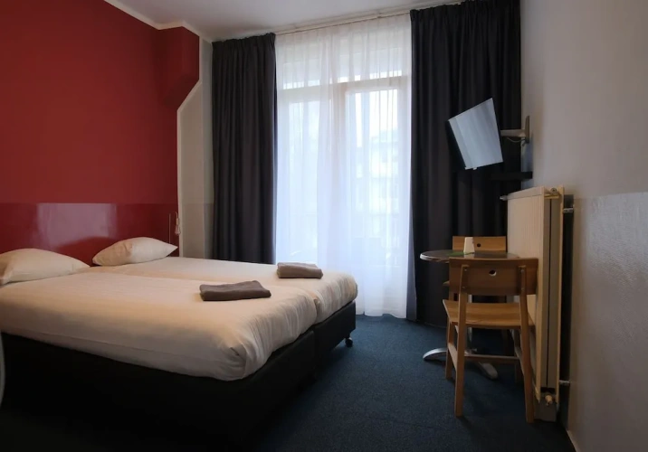 Standard Twin room with balcony