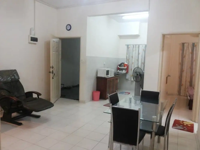 3 Bedrooms Apartment
