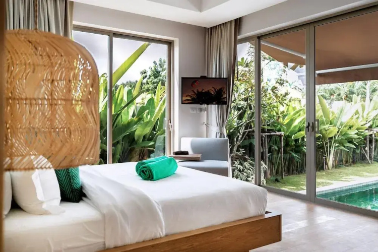 Modern 3BR Villa with Private Pool & BBQ