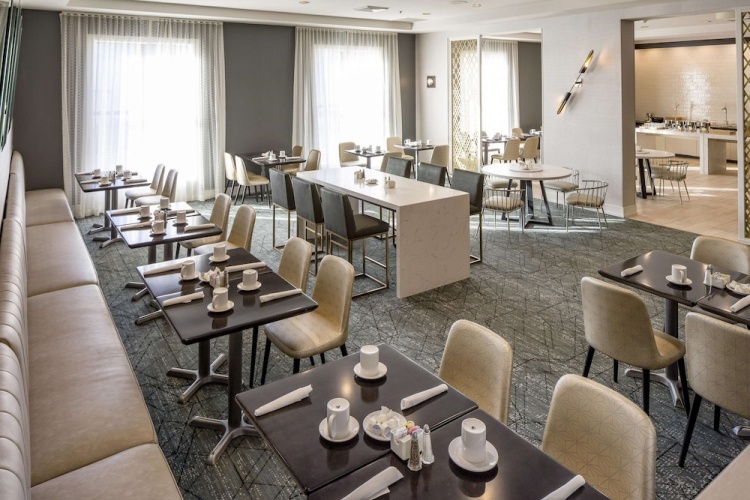 DoubleTree by Hilton Boston Logan Airport Chelsea photo 16