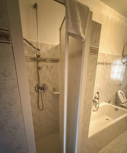 3 Bedrooms Apartment