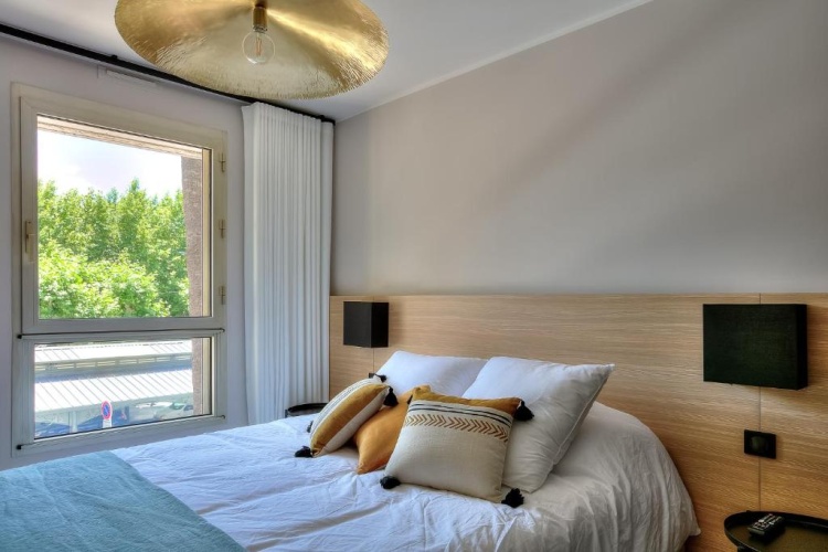 2 Bedrooms Apartment