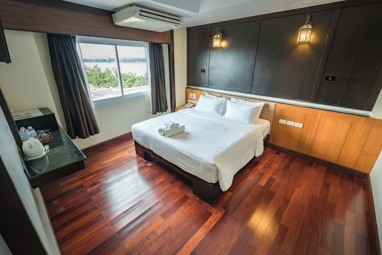 Deluxe Single room with river view