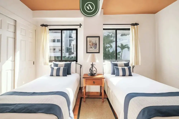 Amazing 2 BR Condo - Partial Oceanview - Pool