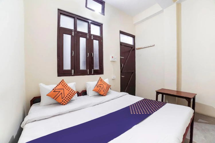 Spot On 69288 Hotel Aina