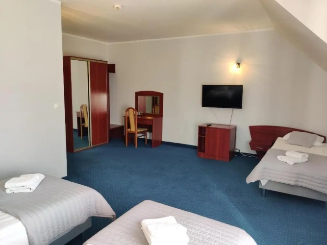 Standard Triple room