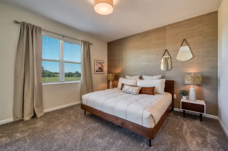 Chic and spacious Condo near Disney