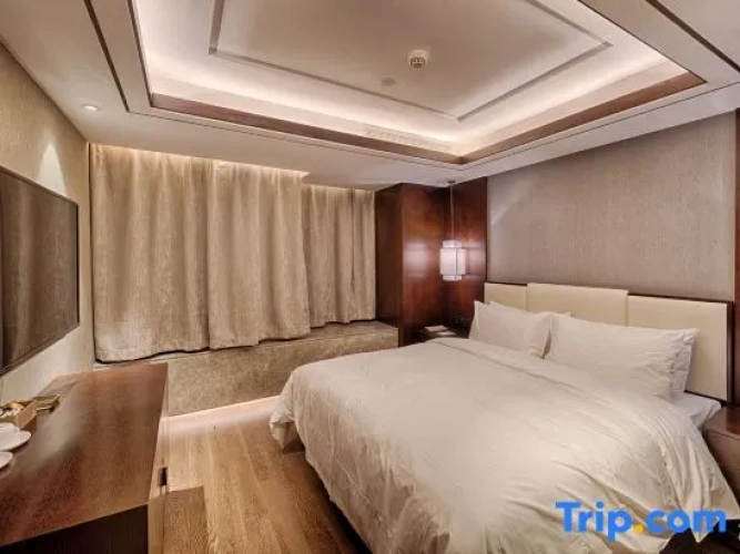 Double Family Duplex Suite