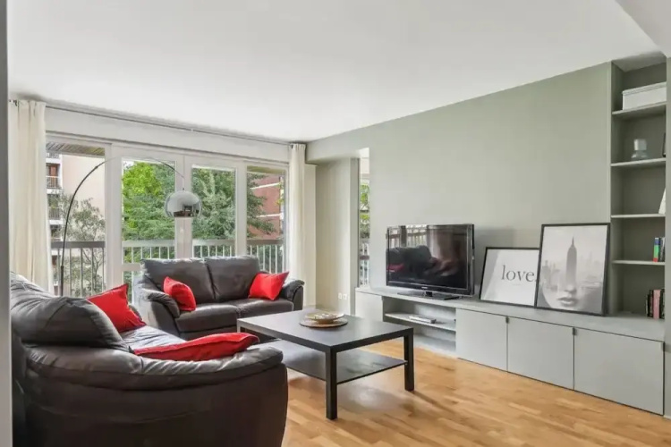 Spacious Apartment With Balcony -11th- Mobility le