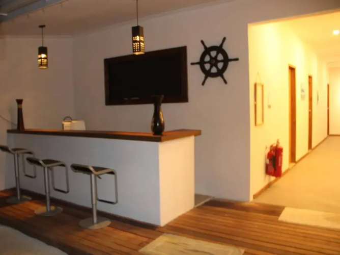Cokes Surf Shack