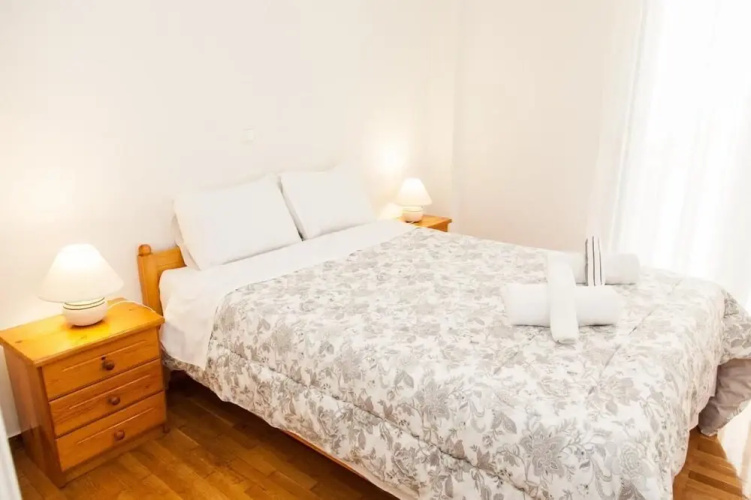 Cozy apt with Lycabettus View