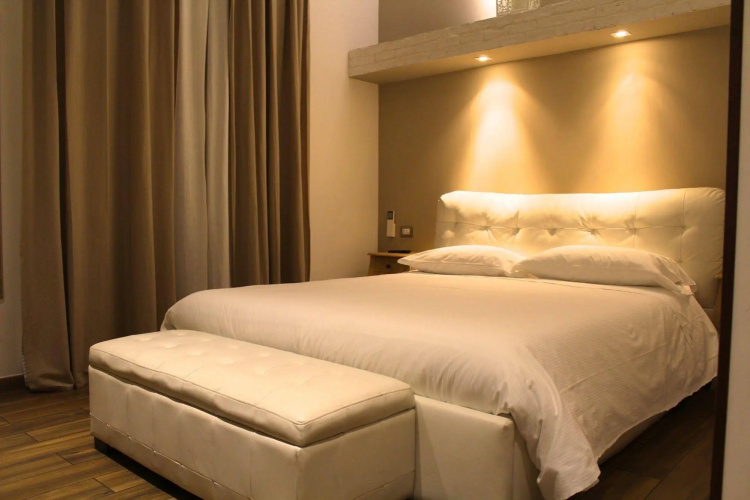 Roman Royal Rooms