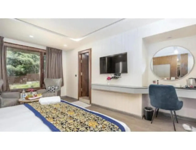 Hotel Hilltop