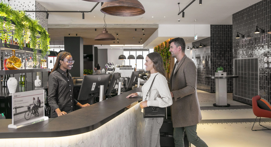 Holiday Inn Express Melbourne Little Collins photo 36