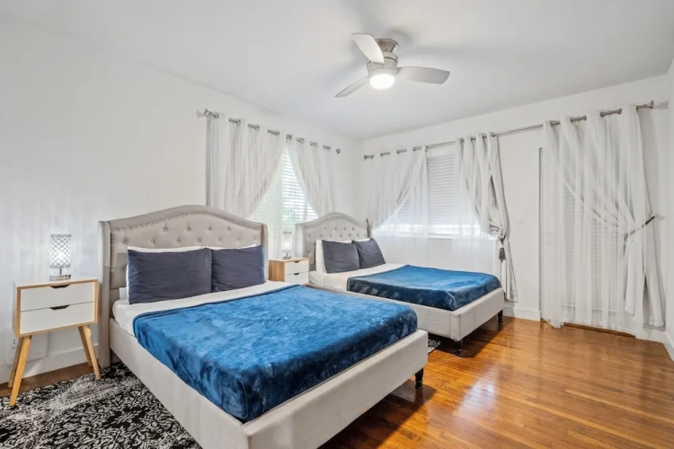 Quadruple Suite with balcony and with courtyard view