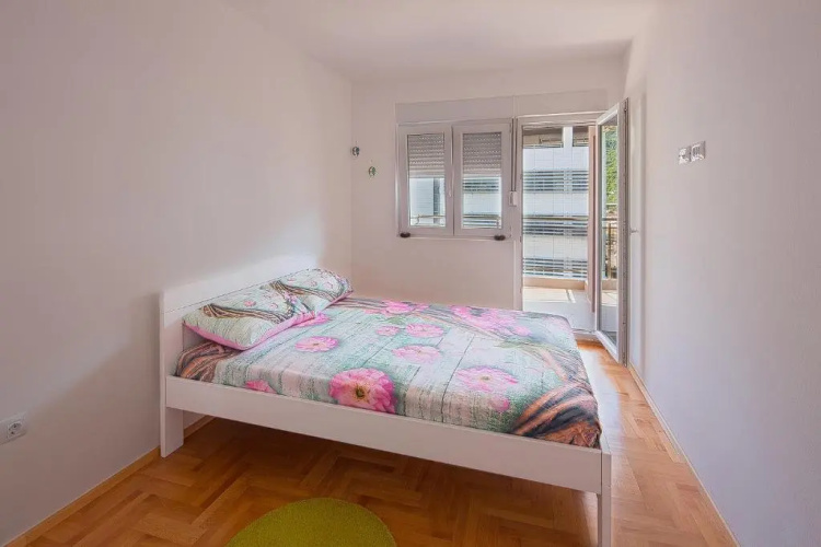 Apartment S&S