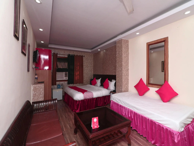 OYO 14931 Hotel Step In