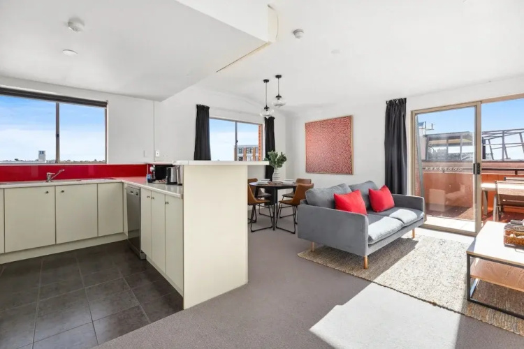 Spacious Inner-west 2-bed With Alfresco Dining