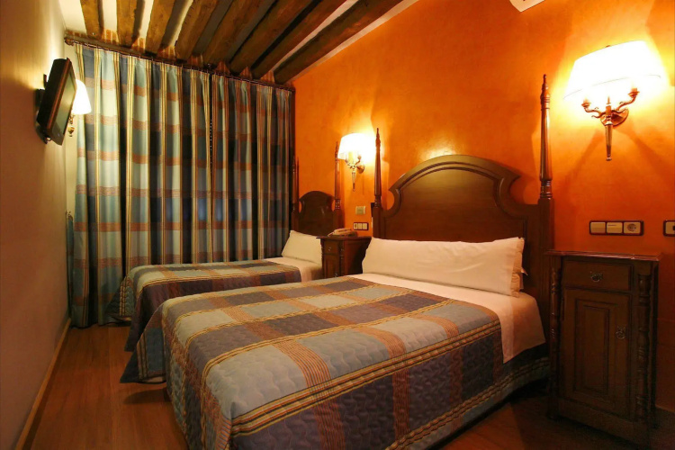 Hostal Victoria I