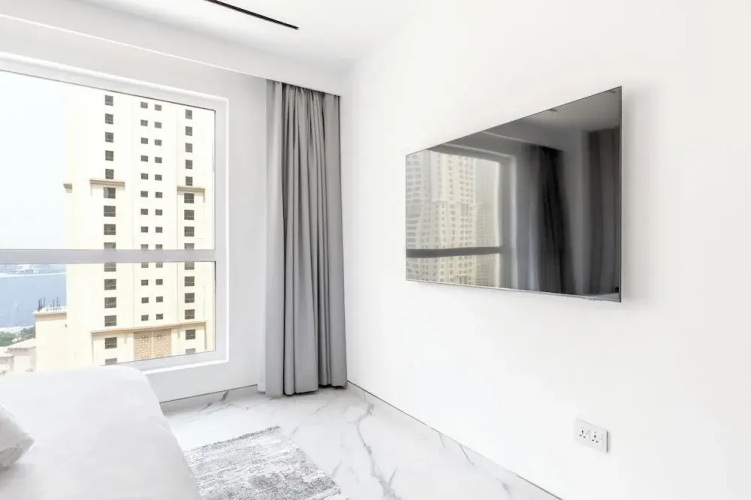 Seaside Elegance - Luxury 3-BR in JBR