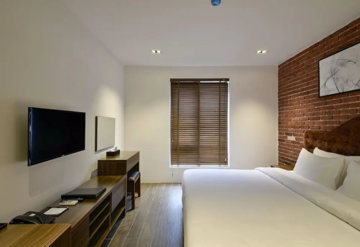 Superior Double room with city view