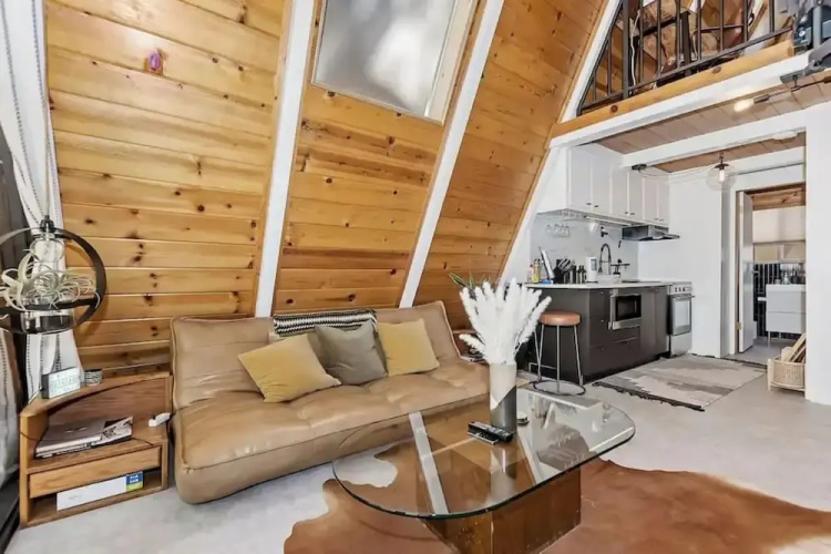 Acute A-frame Cabin w WiFi