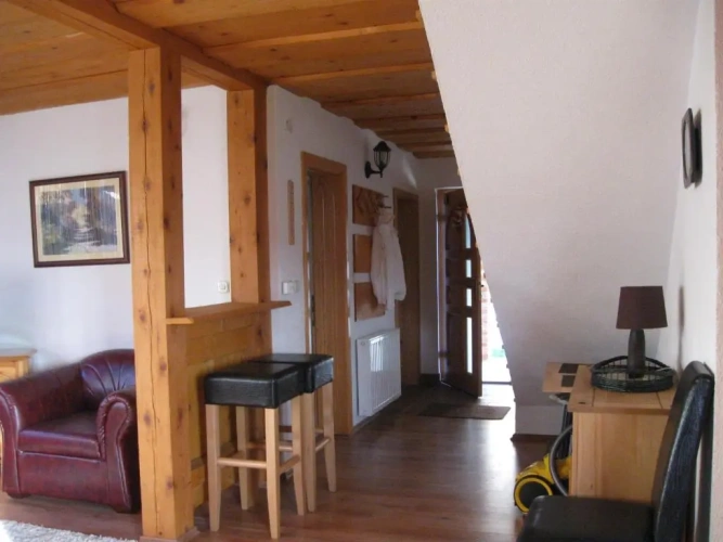 4 Bedrooms Cottage