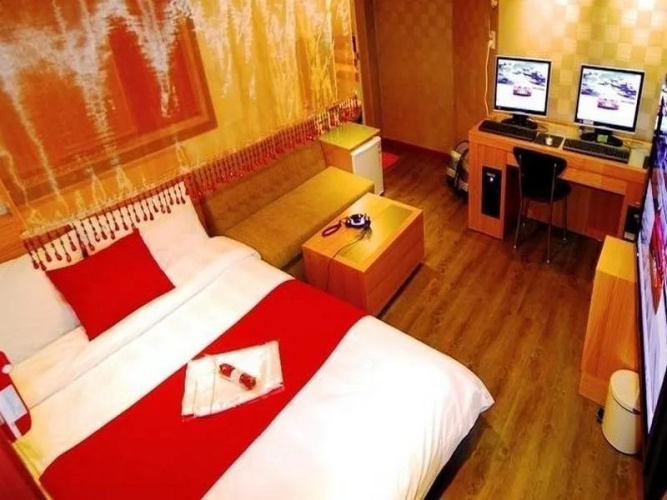 Plum Hotel