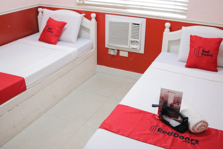RedDoorz @ Bonifacio St Cebu