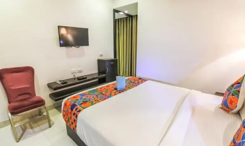 Fabhotel Singh Suites