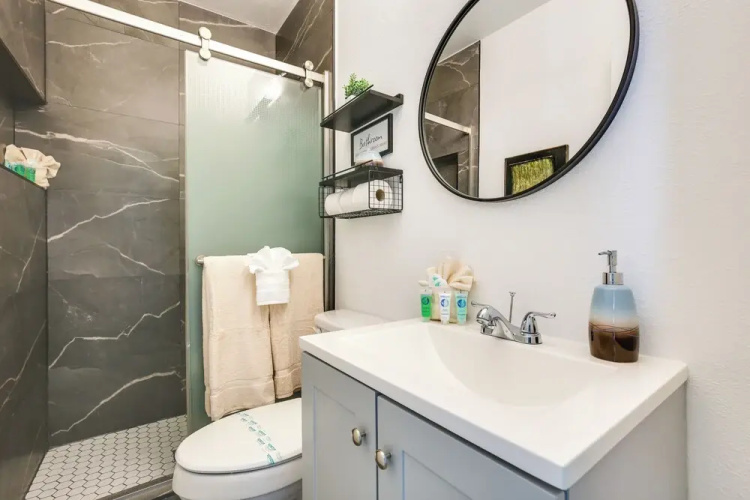 Hollywood Cottage: 2 Mi to Hollywood Beach!