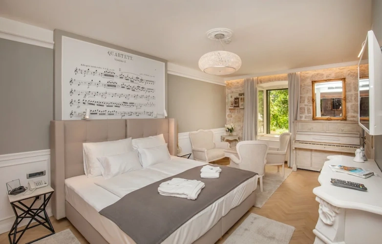 Luxury Double Ground Floor Suite