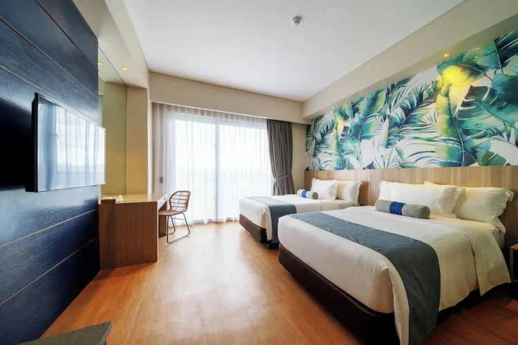 Standard room with balcony and with pool view
