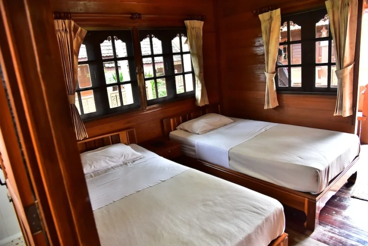 Standard Twin room with balcony
