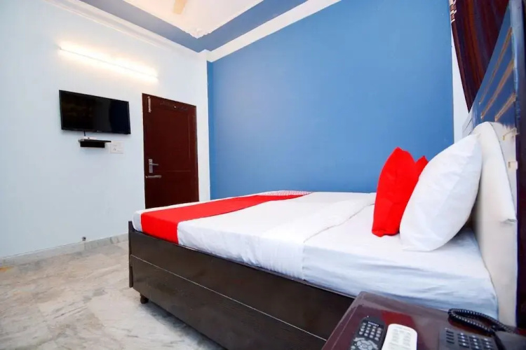 Jb Inn By OYO Rooms