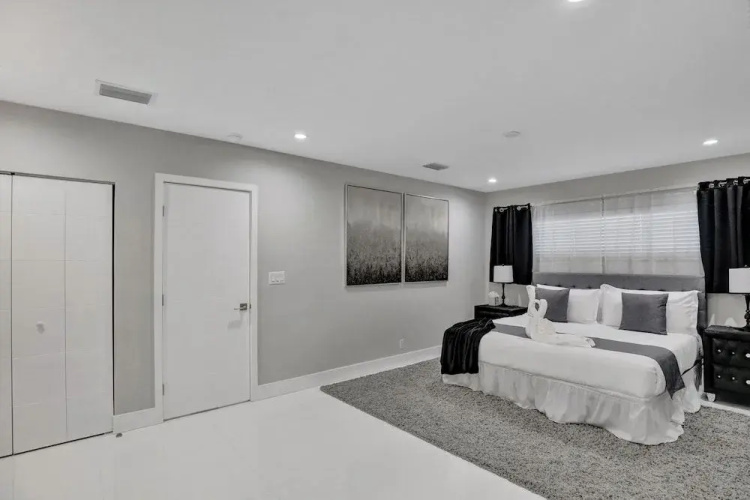 Renovated 5 Br Home with Heated Pool