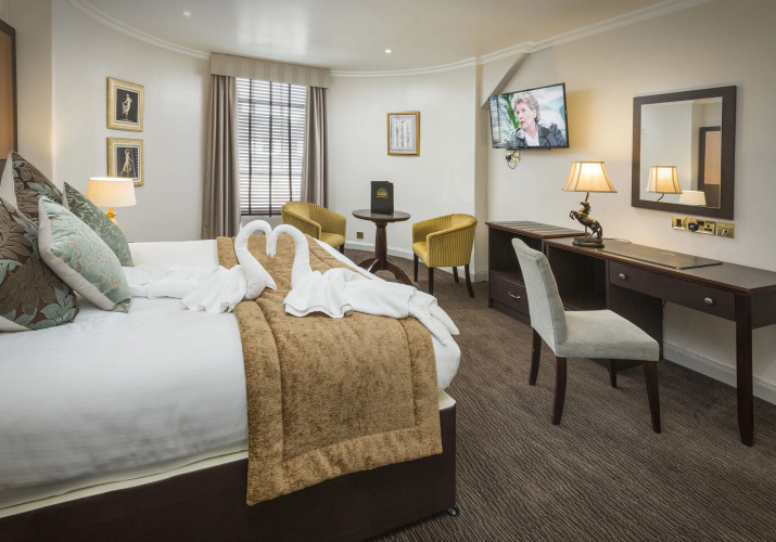 Albany Hotel