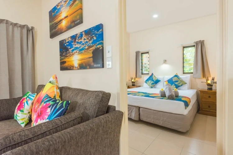 4 Bedrooms Villa