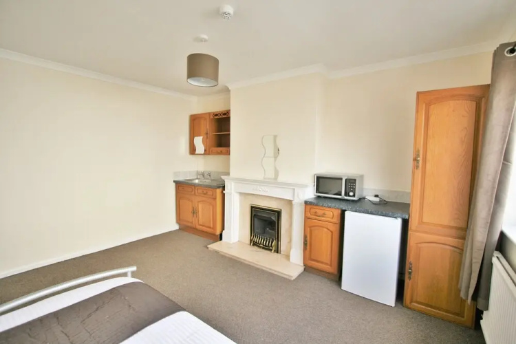 Central Studios Hatherley by Roomsbooked